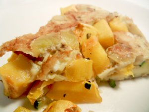 Recept online: Omeleta s jablky a sko�ic�: Omelety sma�en� na m�sle s pl�tky jablek a v�n� sko�ice